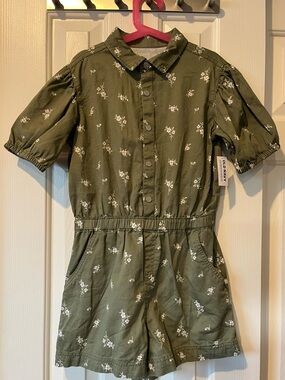 Army green floral twill romper, NWT